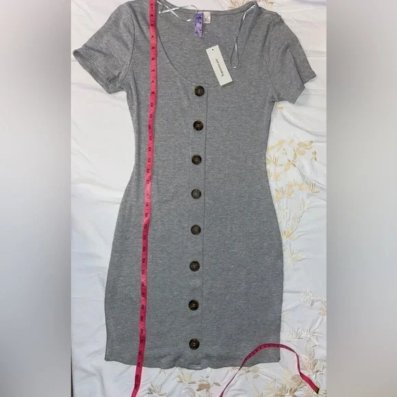 NWT Alya Sz-S Fitted Stretchy Ribbed Mini Tee Shirt Dress w/Eight Faux Buttons🎄 - Picture 11 of 16